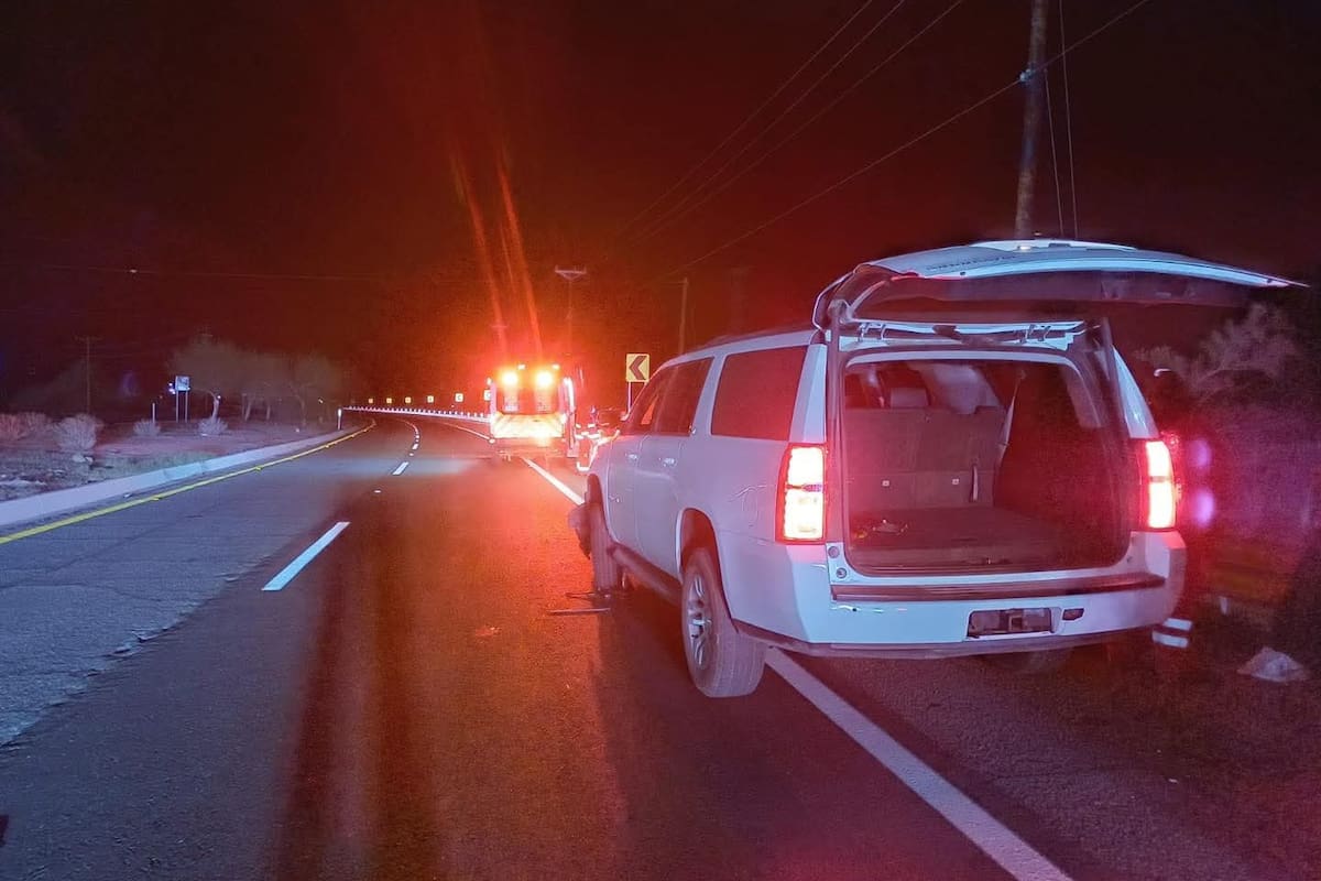 Lo atropellan al cambiar la llanta de su carro y pierde la vida en carretera a Tijuana