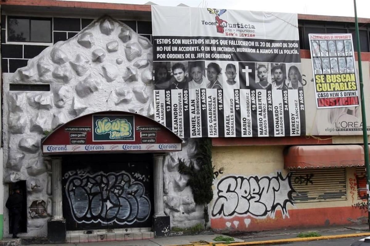 Familiares de víctimas conmemoran 18 años de la tragedia en la discoteca News Divine y exigen justicia por operativo que dejó 12 muertos en CDMX