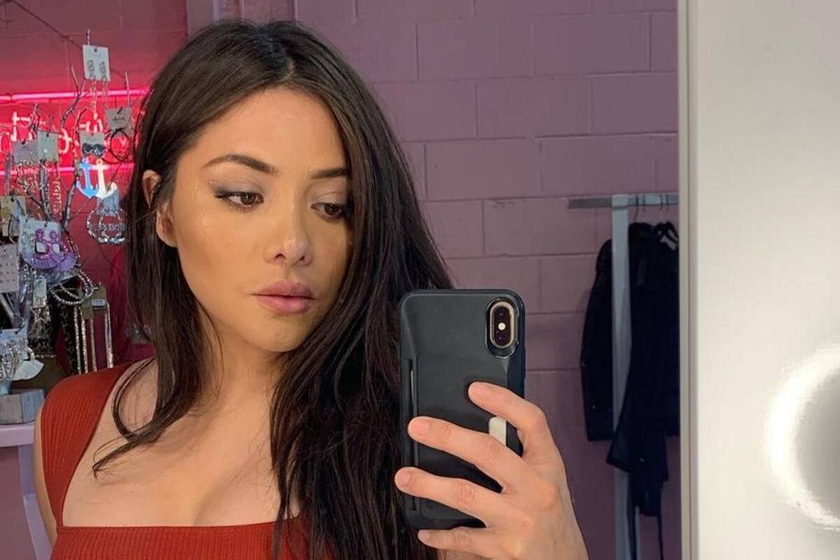 Estrella de "Narcos: México" se convierte en pareja de Mark Wahlberg para próxima película