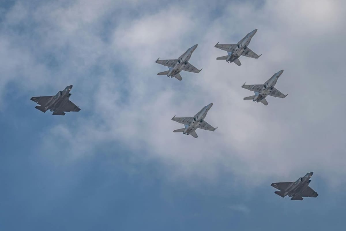 Mientras se llevaban a cabo las negociaciones entre Estados Unidos e Irán, Pakistán desplegó tres aviones de combate en Arabia Saudita por un pacto de defensa entre ambas naciones