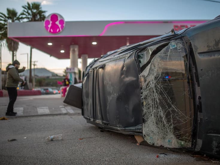 Accidente provoca volcadura en Campestre Murua; no hay lesionados