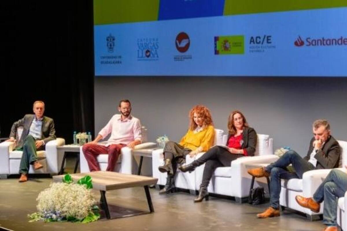 Arranca Bienal de Novela Mario Vargas Llosa con voces de 5 finalistas