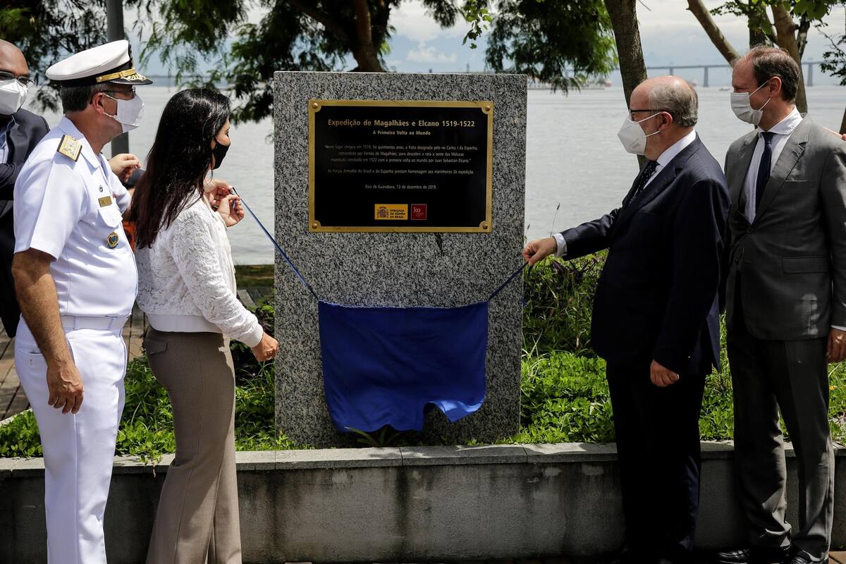 Una placa en Río de Janeiro recuerda los 500 años de la primera vuelta al mundo