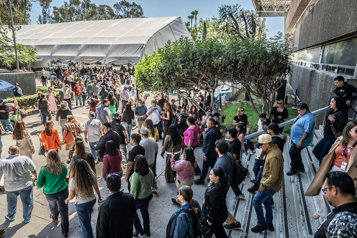 Evacúan Palacio Municipal de Tijuana en simulacro estatal de sismo
