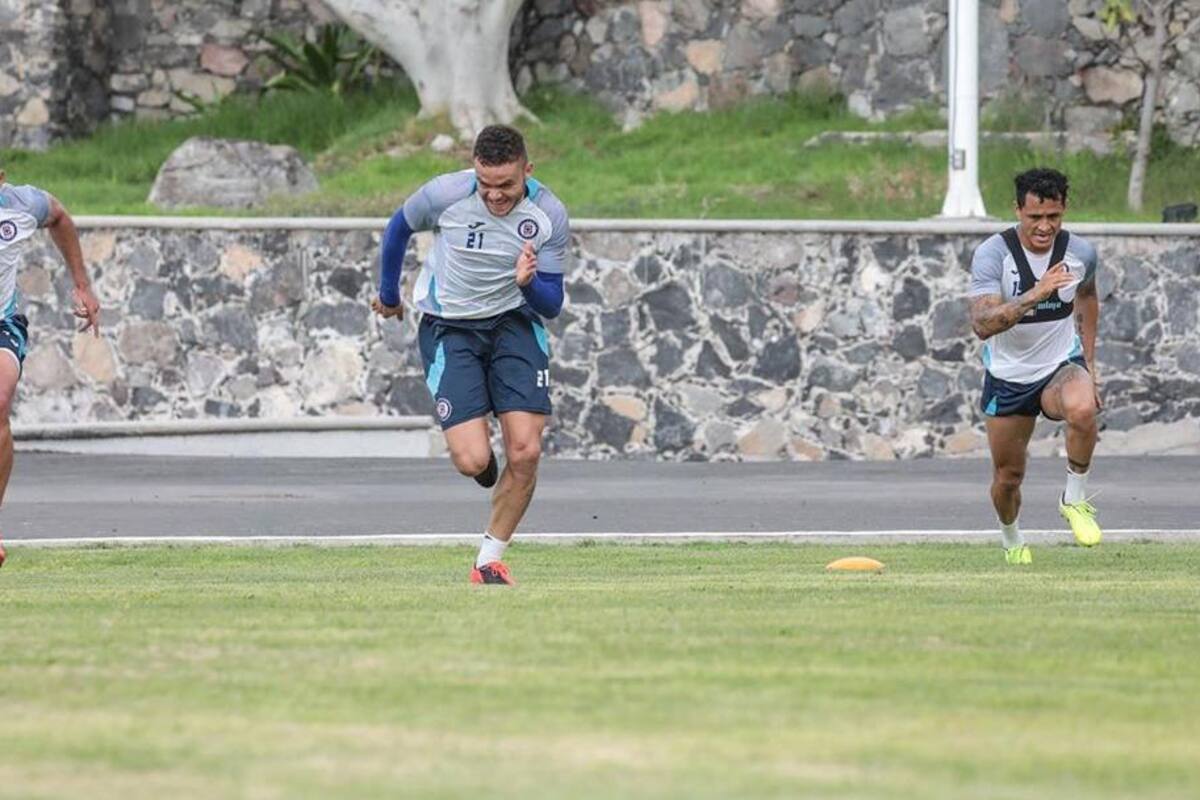Cruz Azul anuncia al cuatro jugador contagiado por covid-19