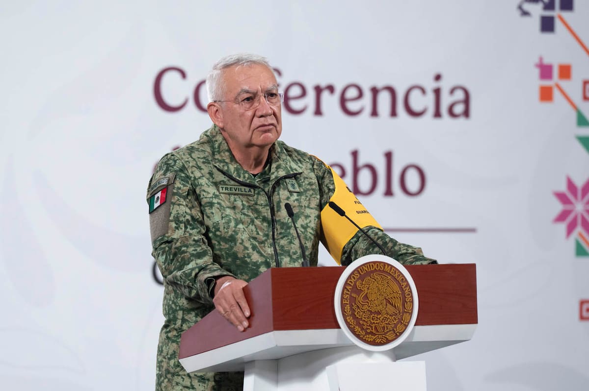 Cuauhtémoc, Ciudad de México. 13 de octubre 2025. Conferencia de prensa matutina en el salón de la Tesorería de Palacio Nacional. Ricardo Trevilla Trejo, secretario de la Defensa Nacional| Foto: Saúl López Escorcia/Presidencia