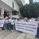 Jubilados de la Comisión Federal de Electricidad protestan en Hermosillo contra reforma que pone tope a pensiones