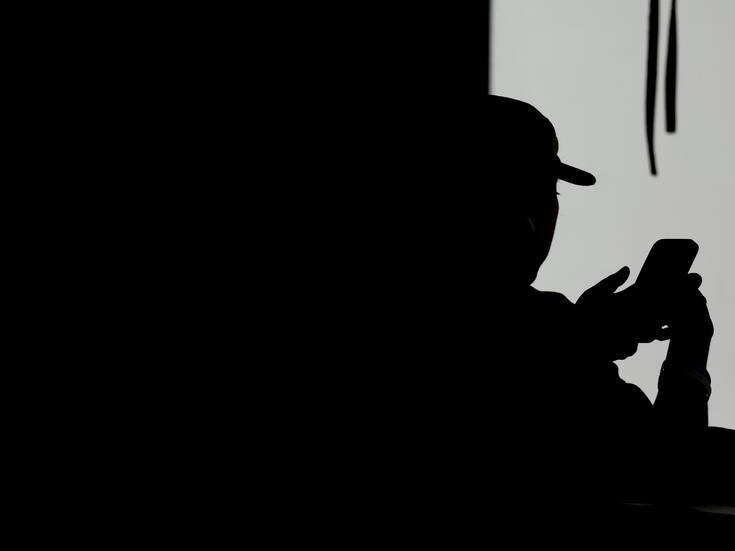 A Leonardo, un niño de 9 años, lo llamaron por teléfono bajo engaño al decirle que su madre fue secuestrada, le pidieron que se fuese a un centro deportivo en Edomex para protegerse y luego los mismos secuestradores llamaron a su familia para pedirle dinero por él