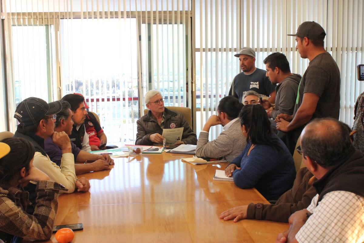 Lideres de colonias de Ensenada se reúnen con el Gobernador