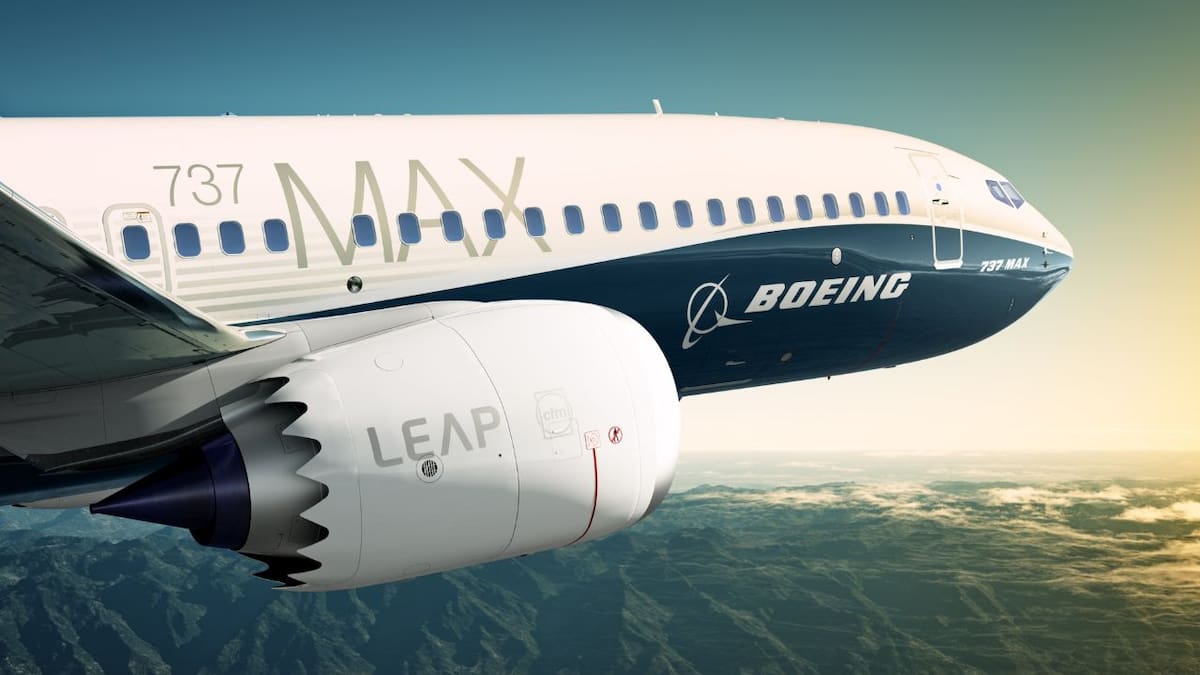 Un profesor de derecho de Filadelfia presentó una demanda de 40 mdd contra la empresa Boeing tras presuntamente inhalar humos tóxicos durante un vuelo que le provocaron graves problemas de salud