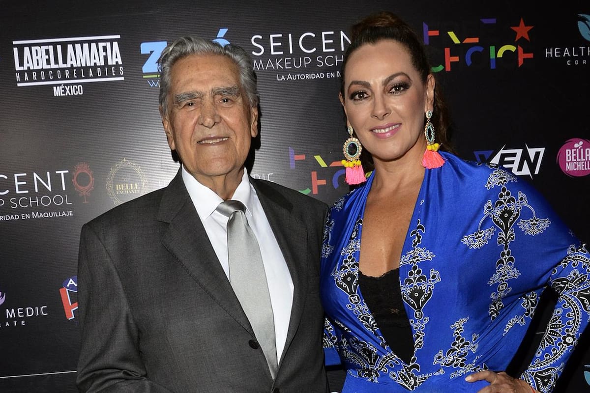Erick del Castillo se realiza estudios tras operación de su hija Verónica