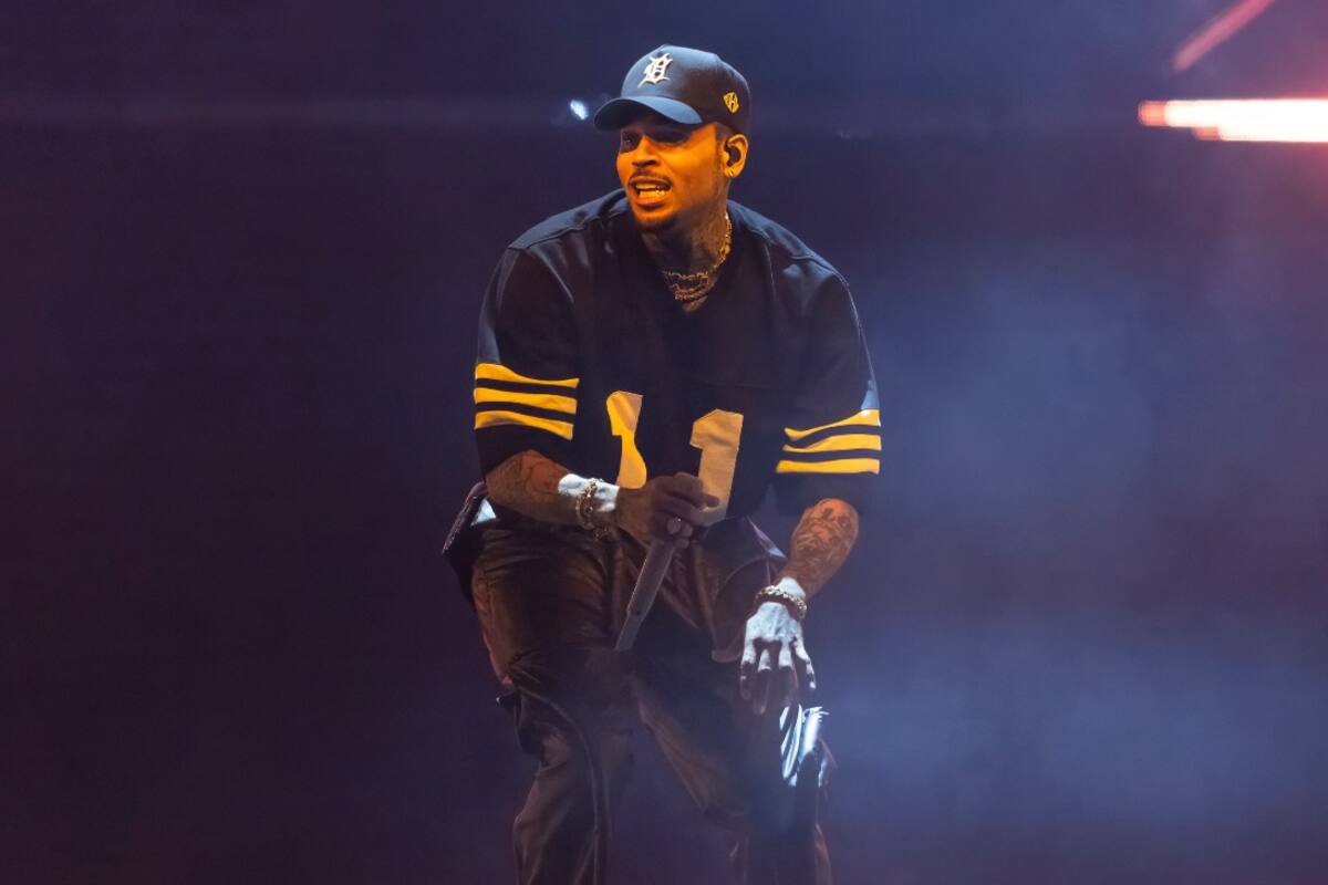 Chris Brown quedó suspendido en el aire en pleno concierto