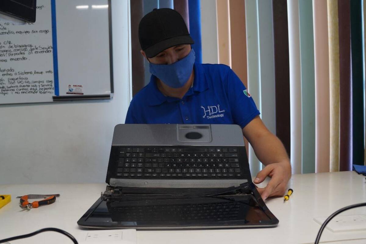 Dona tu equipo: empresa sonorense crea campaña para ayudar a jóvenes a concluir su ciclo escolar