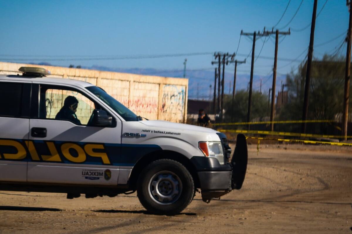 Hombre muere arrollado en carretera a San Felipe
