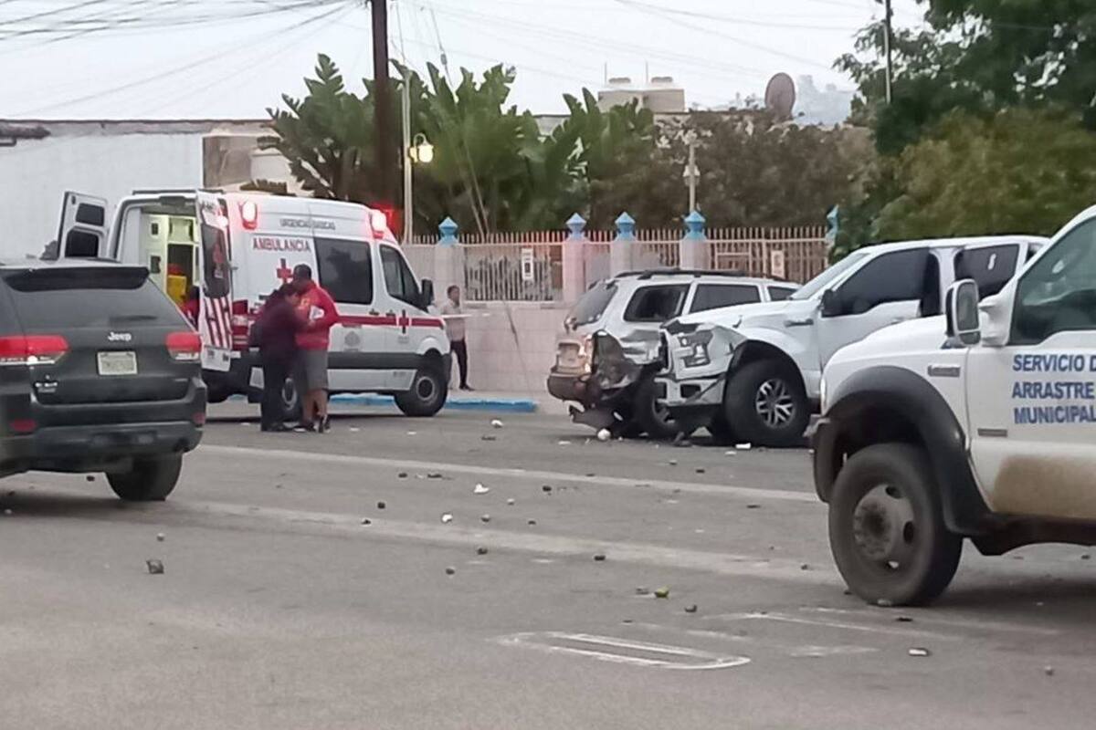 Daños materiales deja aparatoso accidente en la Zona Centro