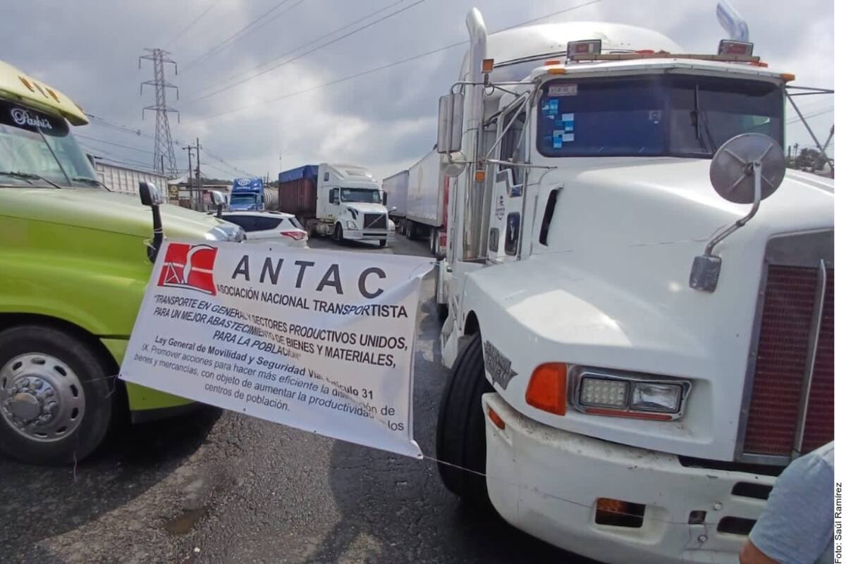 Sin mucho apoyo protestan por la inseguridad los transportistas de Sonora