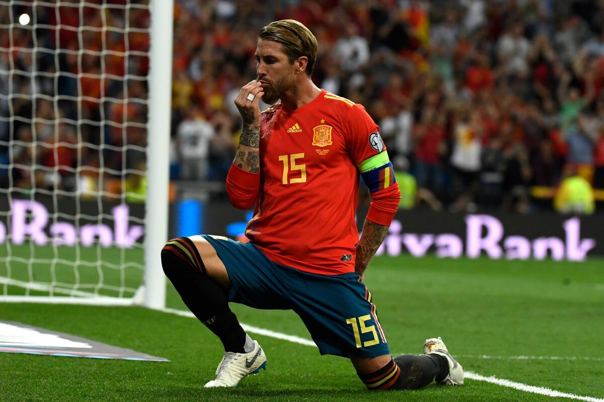 Sin técnico, España golea a Suecia; habla Sergio Ramos