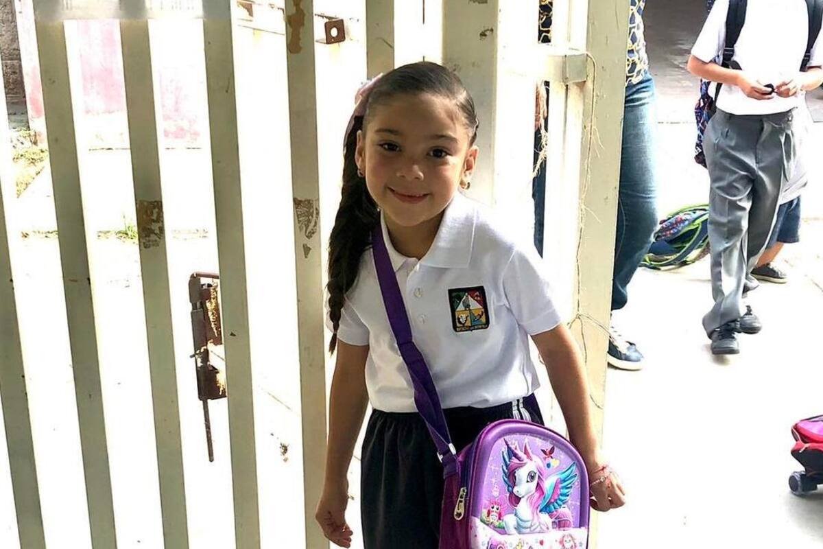 Va Melanie Anahí por primera vez a clases presenciales
