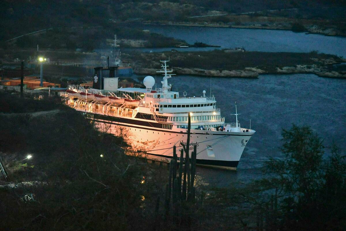 Crucero de ''inmortales'' permanece en cuarentena