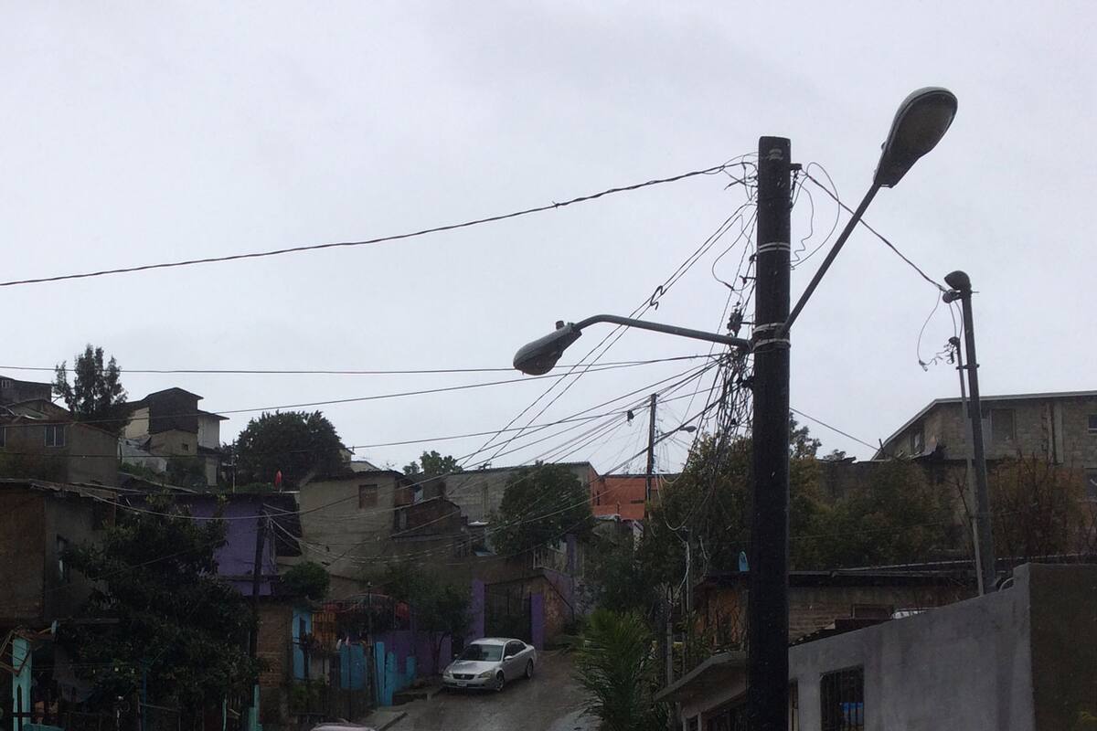 Reportan apagones en varias colonias del Oeste de Tijuana