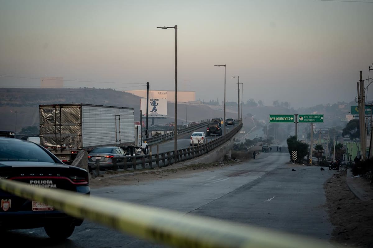 El accidente provocó un fuerte congestionamiento que se extendió hasta el bulevar 2000 durante varias horas. Foto: Border Zoom