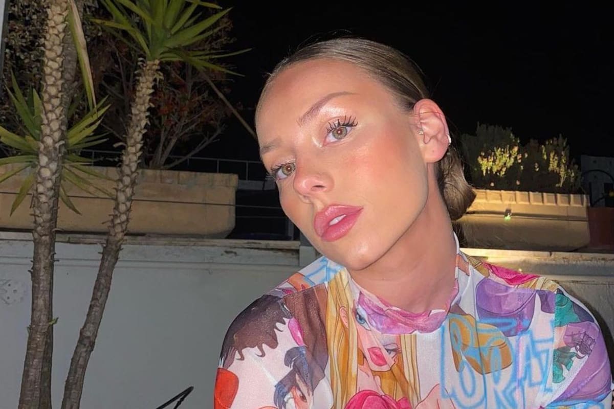 ¿Hasta qué grado de estudios llegó Ester Expósito?