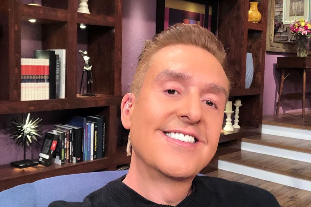 Aseguran que Daniel Bisogno trae novio ¡más joven que él!; lo llevó a apertura de antro gay