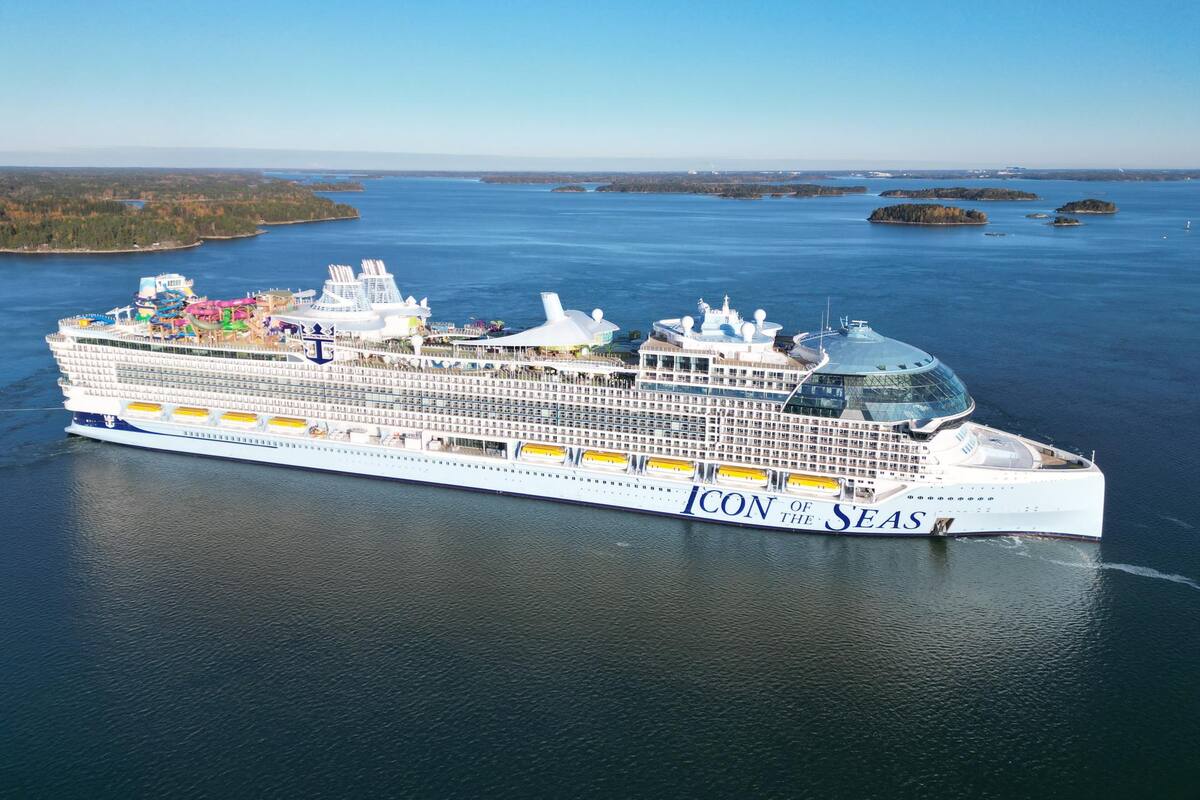 El crucero más grande del mundo 'Icon of the Seas', llega a Miami para su gran inauguración