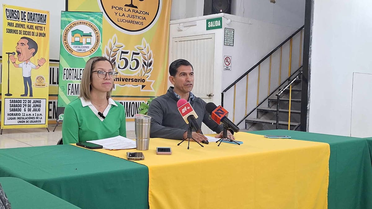 Ignacio Peinado Luna, presidente de la Unión de Usuarios, y Pamela Ibarra, de Cultura Verde / Foto: Leonor Hernández