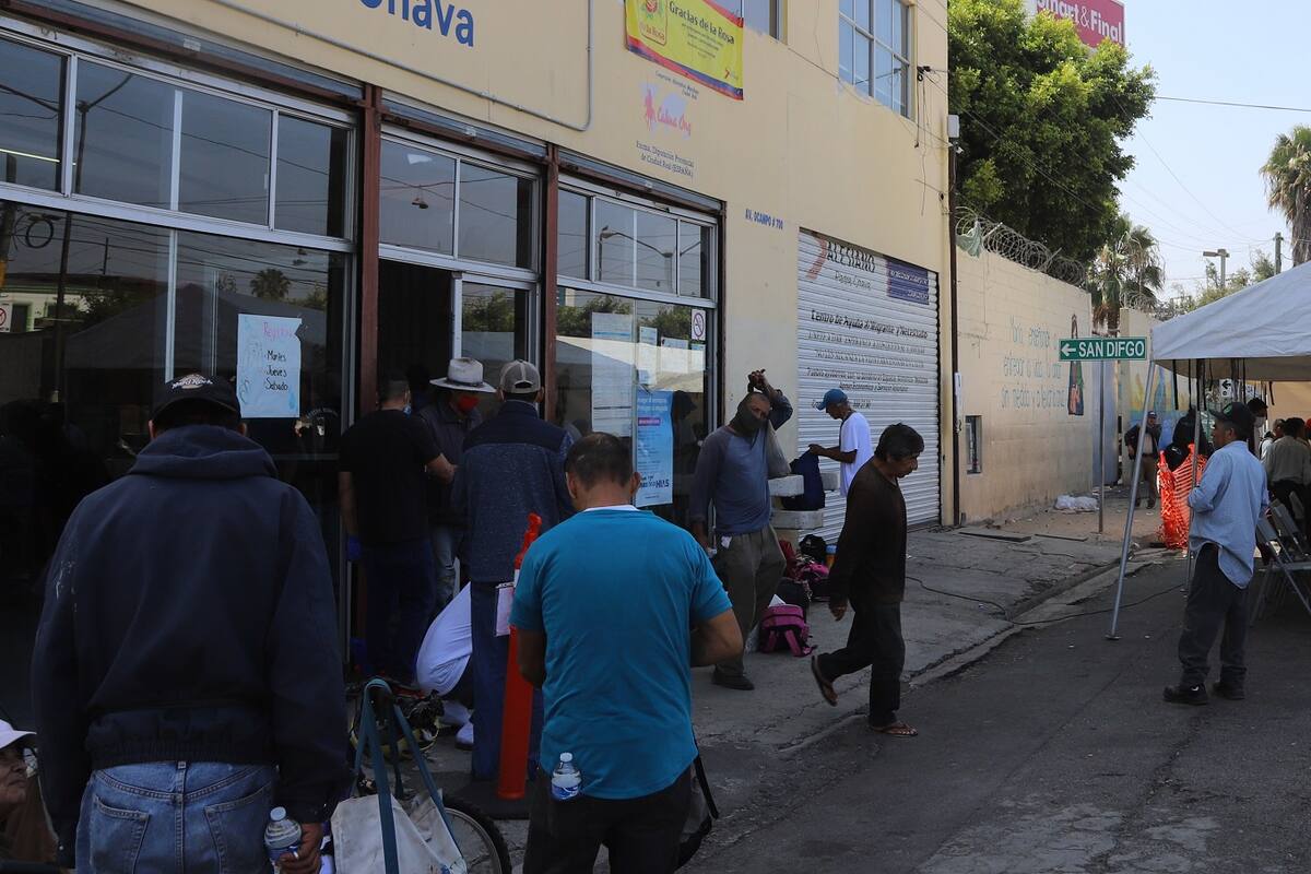 Arriban más migrantes a la frontera