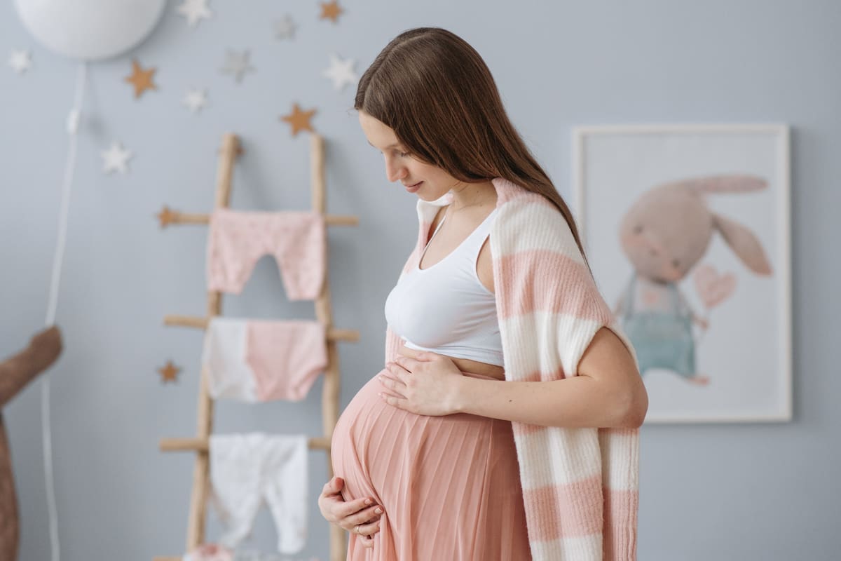 Crece la maternidad después de los 40 en EE.UU., mientras caen los nacimientos adolescentes