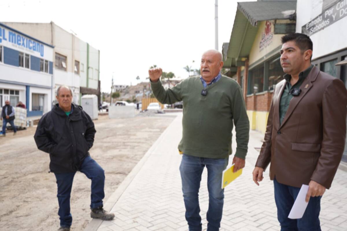 Recorre Armando Ayala obras remozamiento en avenida Ruiz y calle Primera