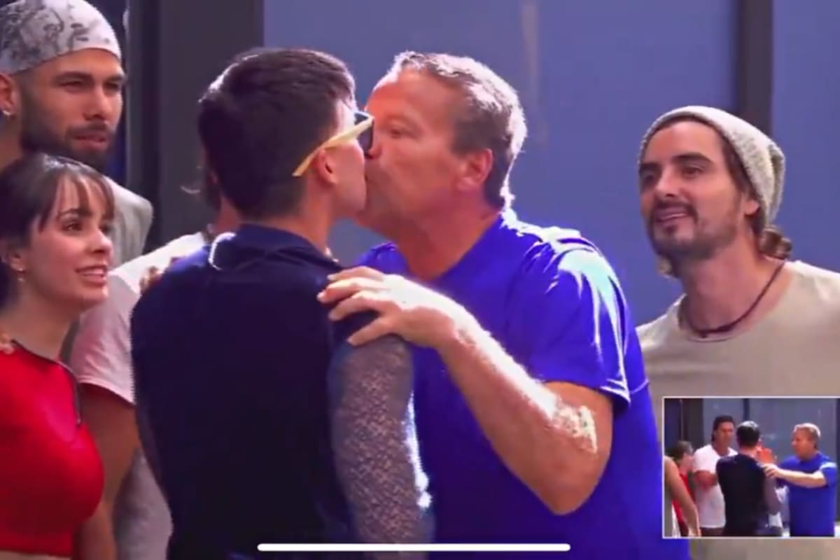 ¡Alfredo Adame besa a La Divaza en ‘La Casa de los Famosos’!