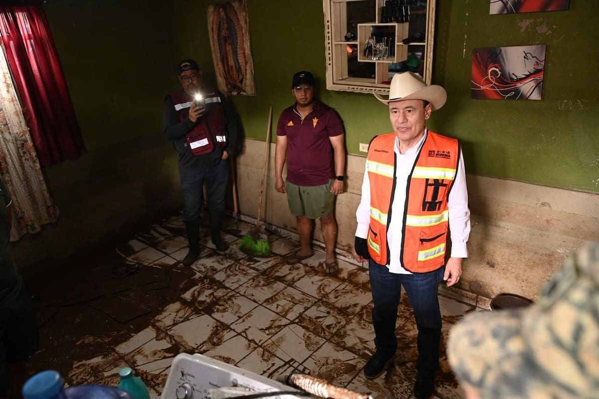Gobernador de Sonora supervisa daños en Nogales tras lluvia histórica de 73 milímetros en 40 minutos y coordina acciones con la presidenta Sheinbaum para atender a las familias afectadas