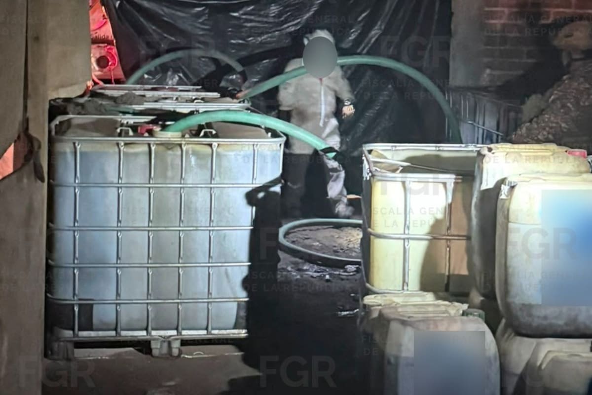FGR decomisó en Hermosillo más de 20 mil litros de huachicol, así fue el operativo realizado en la carretera a Mesa del Seri