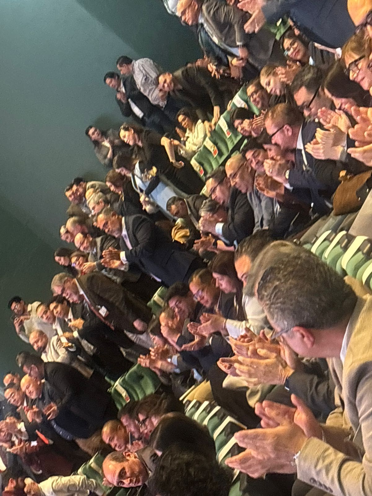 El rector informó que la universidad cuenta con más de 69 mil estudiantes de licenciatura y cerca de 3 mil de posgrado, además de inversiones en investigación, infraestructura, becas y nuevos programas educativos. Foto: Lorena Salinas