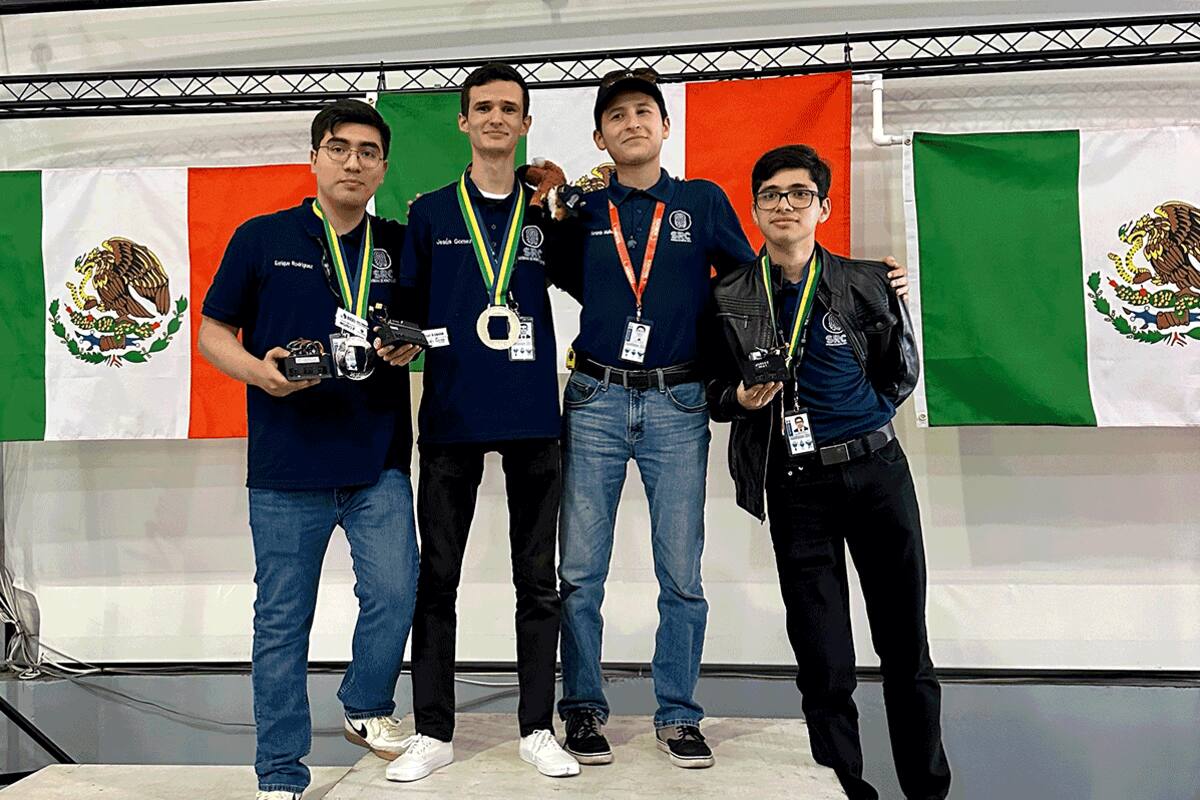 Estudiantes de Cetys ganan medallas para BC en Robogames 2024 y Bajabot