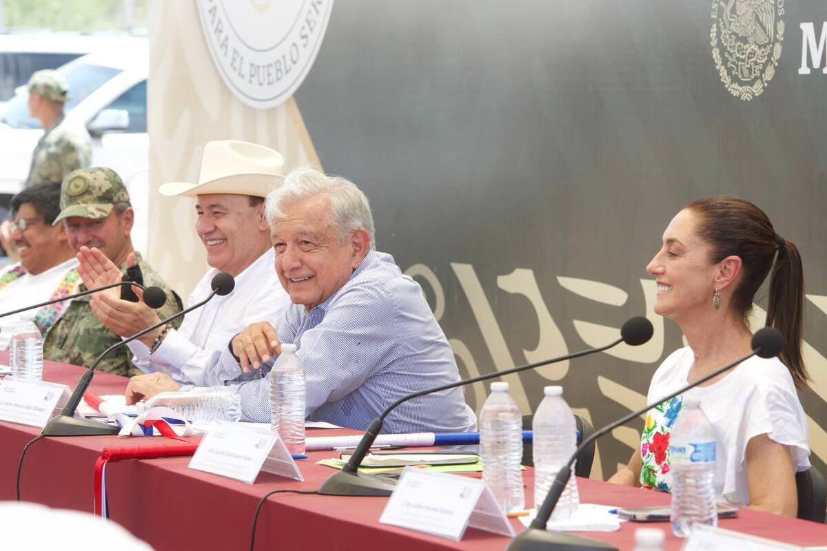 López Obrador presume a Sheinbaum en Vicam de compromiso con los Yaquis y continuidad en el gobierno federal.