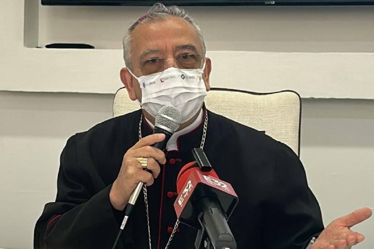 Pide arzobispo de Tijuana orar por su salud