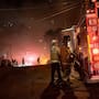 Hallan dos cuerpos calcinados tras incendio en una vivienda de la colonia Empleado Postal en Tijuana