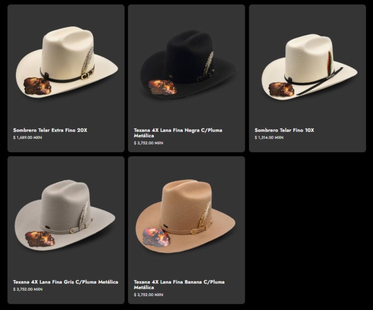 El famoso tiene variedad de sombreros como parte de su 'merch'.