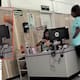 Cachan a empleada del IMSS vendiendo comida en su escritorio