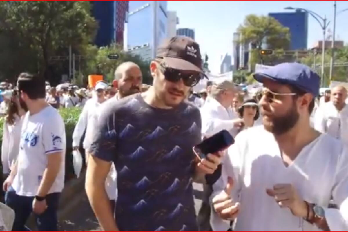 Protestantes contra AMLO corren a Hernán Gómez de la marcha