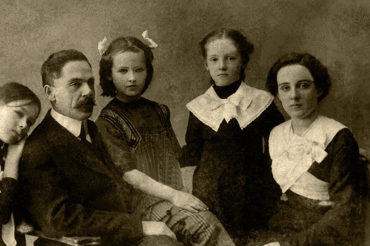 Según el Feng Shui, no deberías tener fotos de familiares fallecidos en tu buró