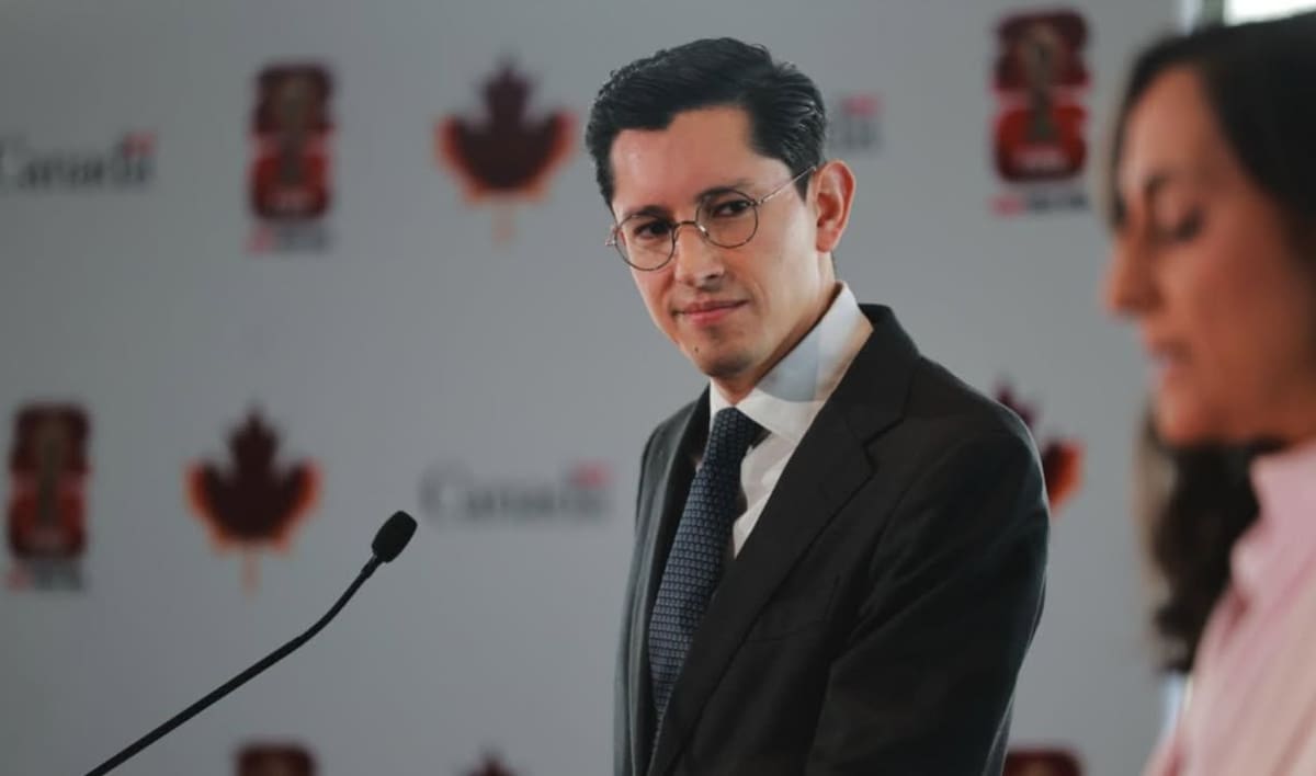 Roberto Velasco Álvarez se reunió con la ministra de Asuntos Exteriores de Canadá, Anita Anand. | Foto: SRE