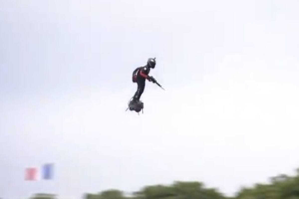 "Flyboard", la plataforma que utilizó el “soldado volador”