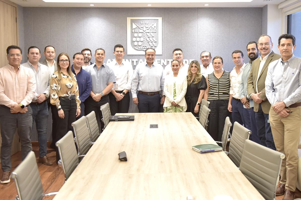 Destaca alcalde Astiazarán facilidades en apertura de empresas