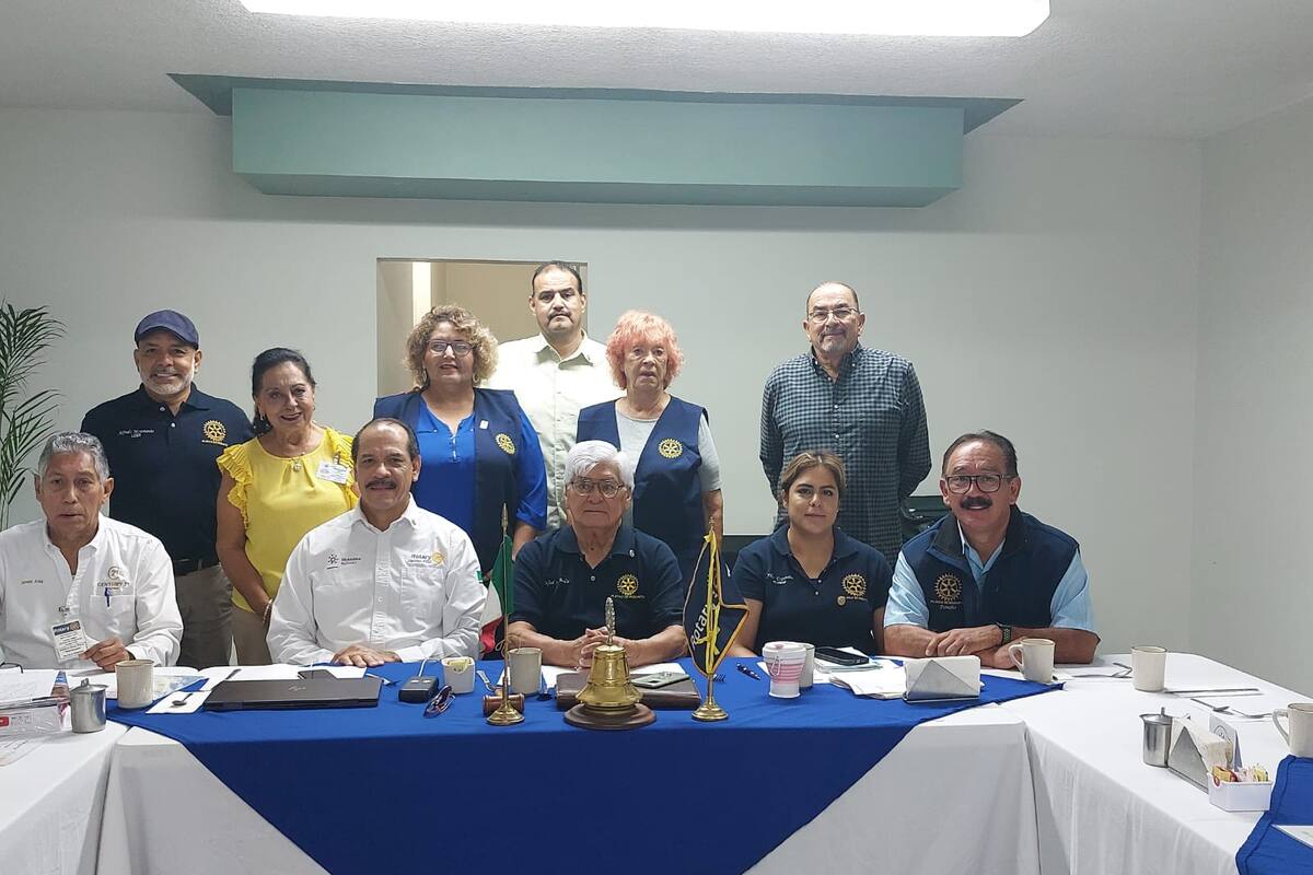 Recibe Club Rotario Playas de Rosarito a Gobernador Víctor Hugo Caballero