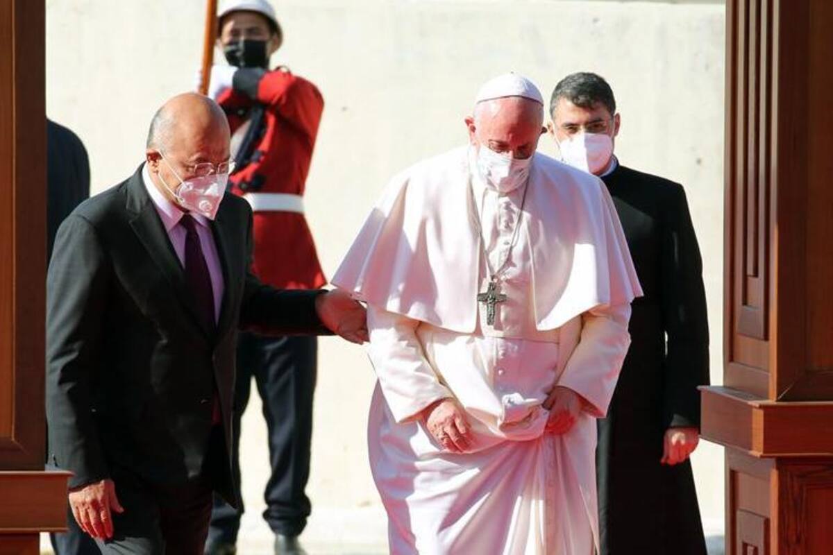 El papa Francisco usa un coche blindado para sus desplazamientos en Irak
