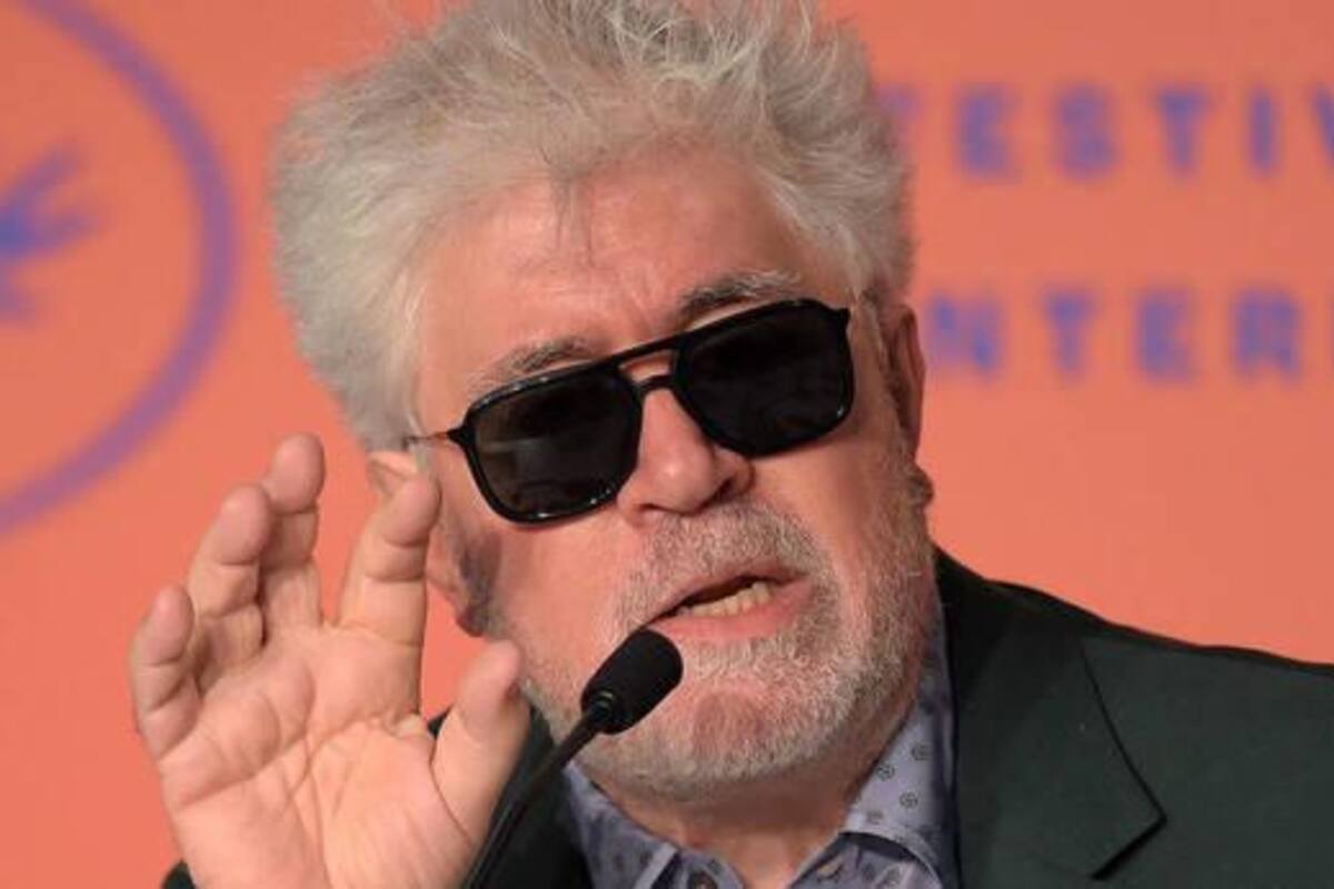Me hubiera gustado besar a Banderas: Almodóvar